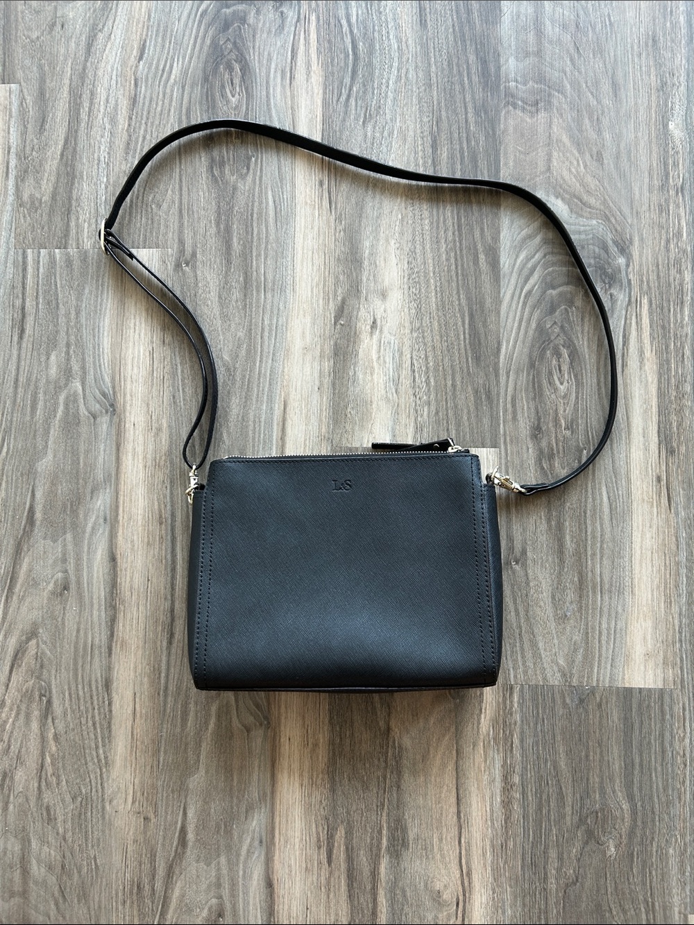 Lo & Sons Pearl Crossbody in Black